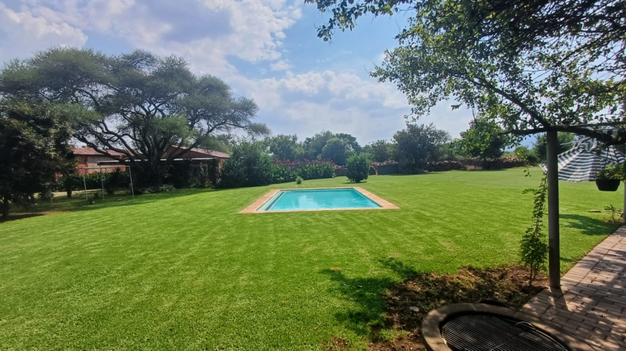 Commercial Property for Sale in Remhoogte AH North West